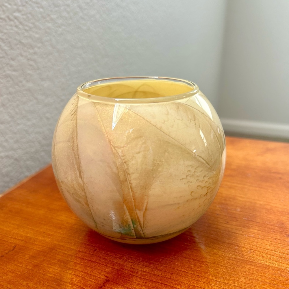 Esque 4” Ivory Globe Candle Northern Lights Candle -US